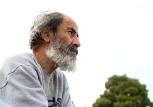 Μια περιήγηση στο παράξενο χωράφι του Παναγιώτη Μανίκη.