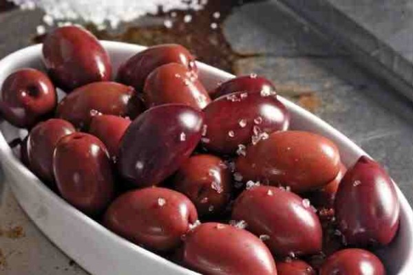 Συνταγές για να φτιάξουμε τις δικές μας ελιές